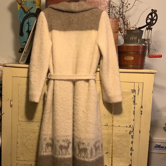 Pure wool Icelandic Coat - Picture 3 of 8
